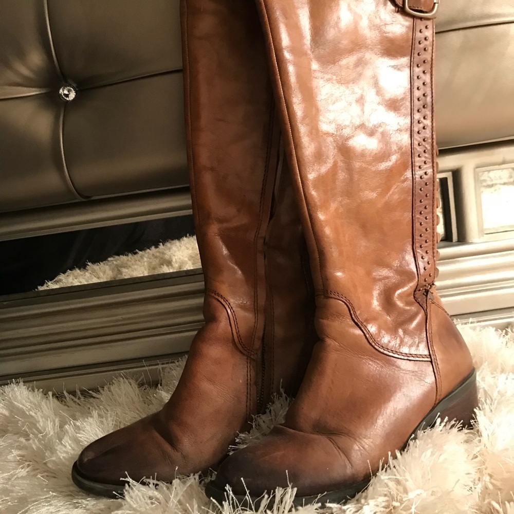 VINCE CAMUTO BOOTS